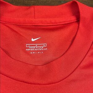 Nike Men's size large Bright Red Short Sleeve Tee dry fit